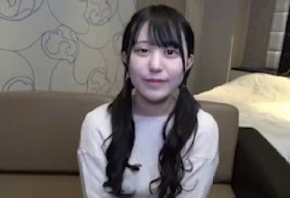 胸部丰满的少女被巨大的阴茎撑开她的阴道